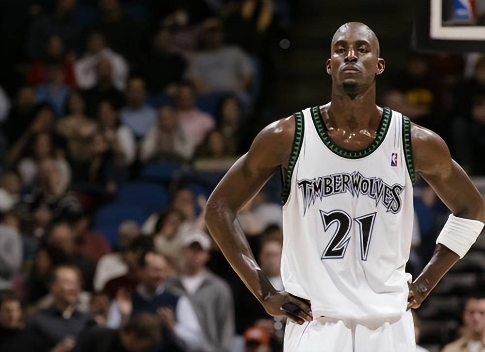 少见高得分！莱昂纳德今日砍41分 生涯第9次砍下40+（罕见火力全开！莱昂纳德今日轰下41分，职业生涯第9次40+）