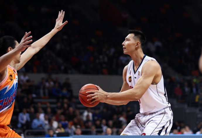 塔图姆：我不是会缺席比赛的人，只要队医允许我甚至能打野球（塔图姆：只要队医放行，我就不缺阵，野球也照打）