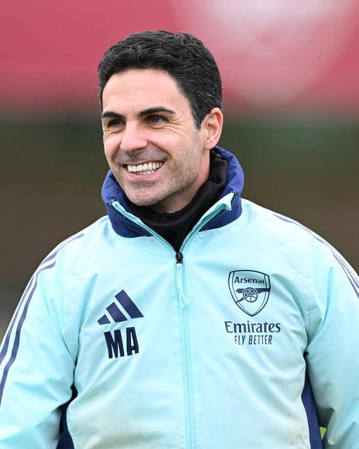 记者：中英青训交流会上对15天7赛进行了反思，会给球员带来风险（记者：中英青训交流会反思“15天7赛”，警示球员风险）