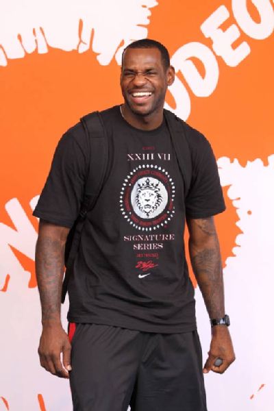 德天空：米兰已经和菲尔克鲁格达成协议，正与西汉姆积极谈判（德天空：米兰已与菲尔克鲁格达成一致，正就转会事宜与西汉姆积极洽谈）