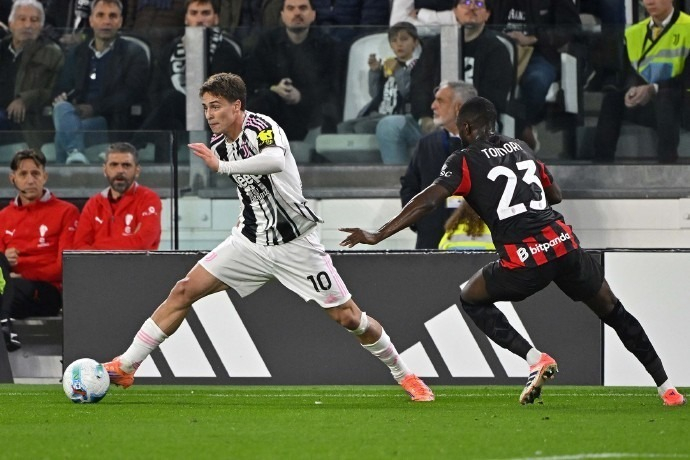 基耶利尼：我们想和斯帕莱蒂长期合作，而不是只考虑到明年6月（基耶利尼：希望与斯帕莱蒂长期携手，而非只到明年6月）