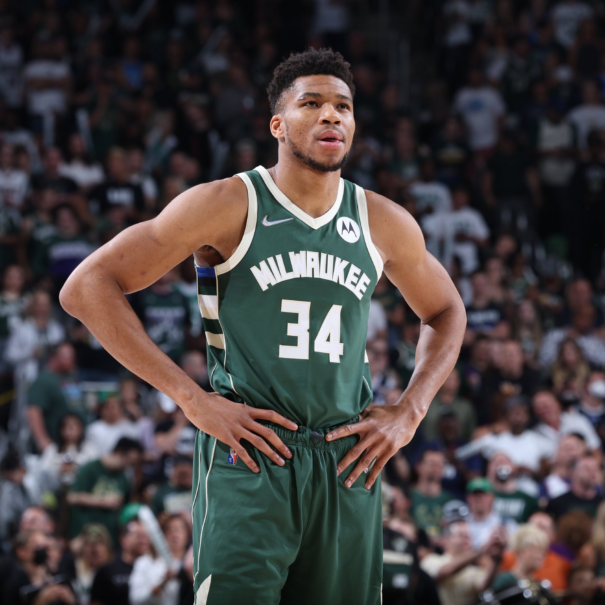 NBA：太阳替补群发威 轻取国王（NBA：太阳替补火力全开 轻松击败国王）