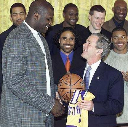 阿莫林：英超比我想象中更难踢，曼联各方面都太庞大（阿莫林直言英超比预想更难踢，曼联各层面规模过于庞大）