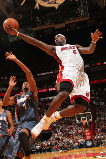 韩法院：孙兴慜前女友杨某因敲诈勒索孙兴慜被判4年有期徒刑（韩国法院：因敲诈勒索孙兴慜，前女友杨某获刑4年）