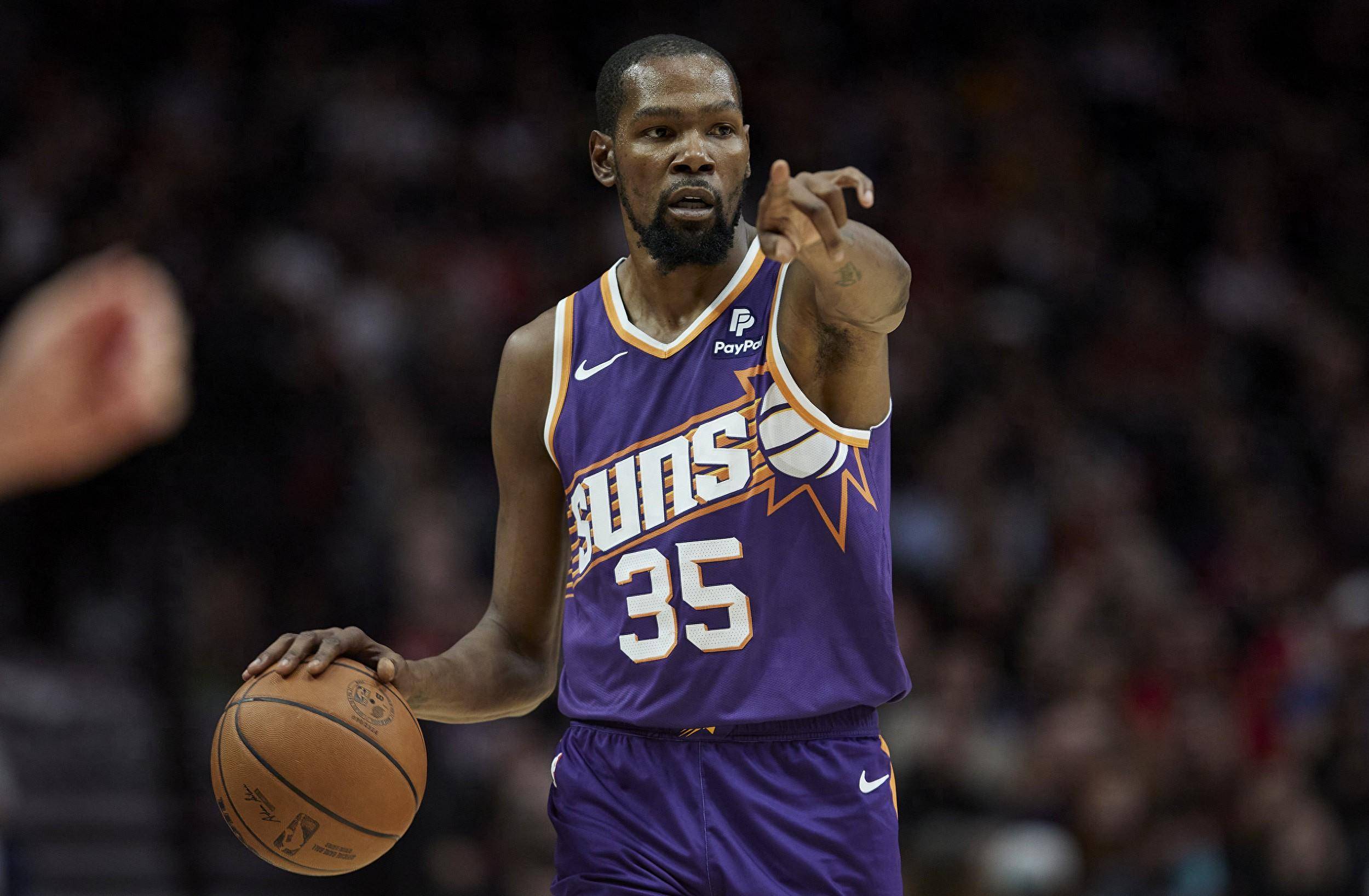 王励勤的妻子是她，曾为奥运会设计亲子装，难怪丈夫能够连连任职（她是王励勤的妻子，曾为奥运设计亲子装，难怪丈夫频频任职）