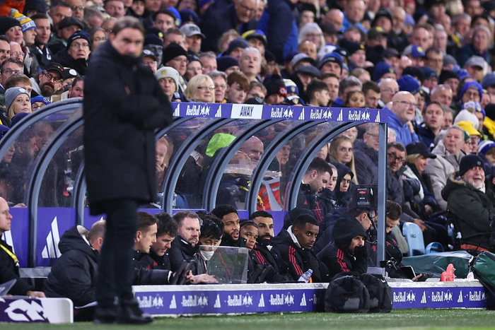 英媒：吉达国民想世界杯后签维尼修斯，准备开5年10亿欧薪水（英媒：吉达国民计划在世界杯后签下维尼修斯，拟奉上5年总薪10亿欧合同）