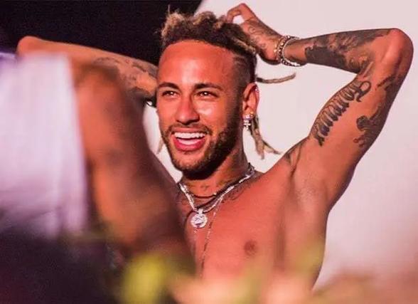 蒂尔曼：曼城大轮换？这给了球队额外的动力，我们看到了机会（蒂尔曼：曼城大轮换反倒激发我们，我们看准了机会）