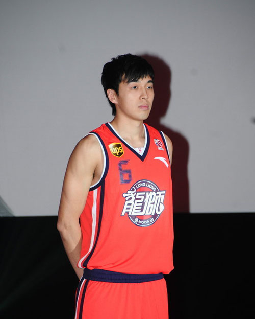 CBA球队巡礼：广厦——卫冕冠军升级外援，冲击2连冠（CBA前瞻：卫冕冠军广厦升级外援，冲击二连冠）