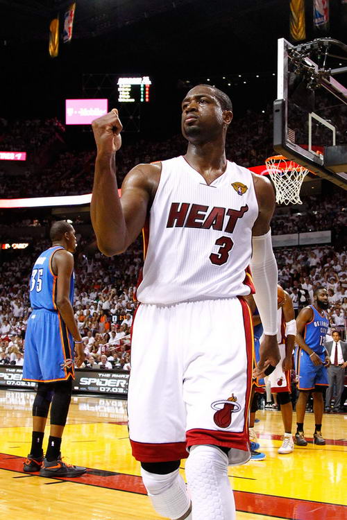 迎战阿联酋！伊拉克巴士拉省宣布放假一天，为主队营造氛围（伊拉克巴士拉省为主队造势：迎战阿联酋，全省放假一天）