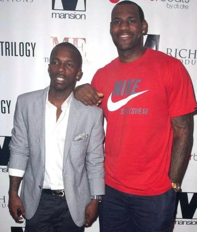 欧冠巅峰对决成主帅保卫战 皇马主场翻身可博胜（欧冠焦点战成帅位保卫战 皇马主场反弹有望胜出）