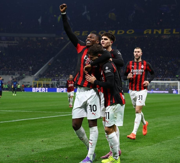 杜兰特：詹姆斯为伟大树立了标杆，我很感激我们的每一次对决（杜兰特：詹姆斯树立了伟大标准，我珍视与他每一次较量）