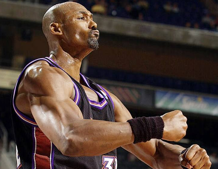 意甲第15轮裁判：多维里吹热那亚vs国米，马萨吹博洛尼亚vs尤文（意甲第15轮裁判安排：多维里执法热那亚对阵国米，马萨主哨博洛尼亚对阵尤文）