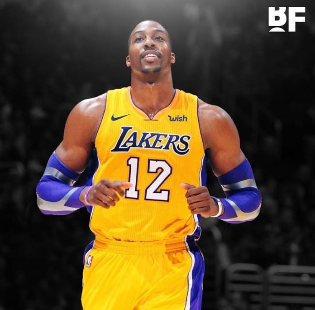 斯普利特：我们正在练习不同的防守策略，大家精神状态都很好（斯普利特：多样化防守战术演练进行中，球队士气高昂）