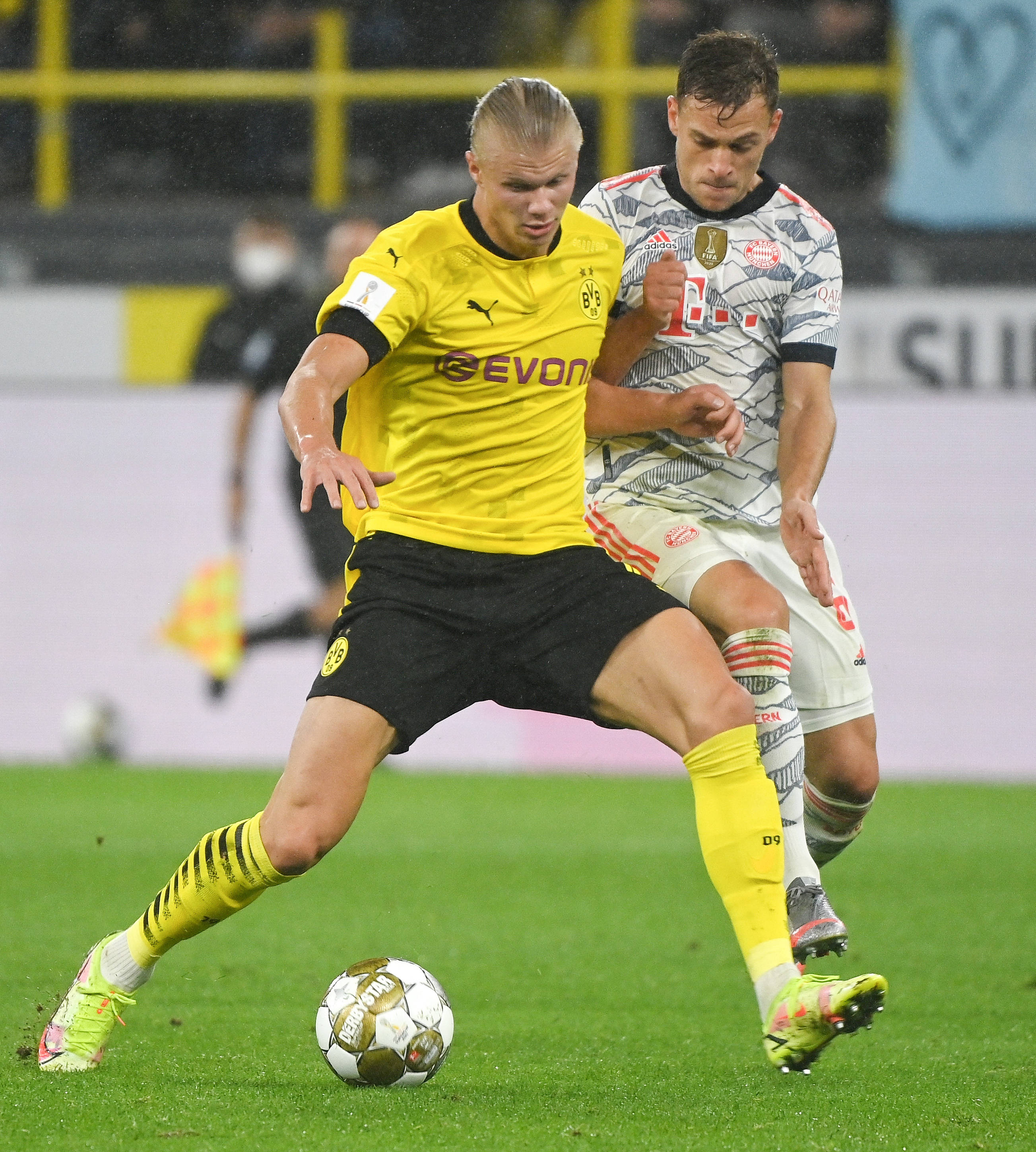 意媒：尤文有意签下尤尔曼德，托纳利和米林科维奇也是目标（意媒：尤文锁定尤尔曼德，并将托纳利、米林科维奇列为引援目标）