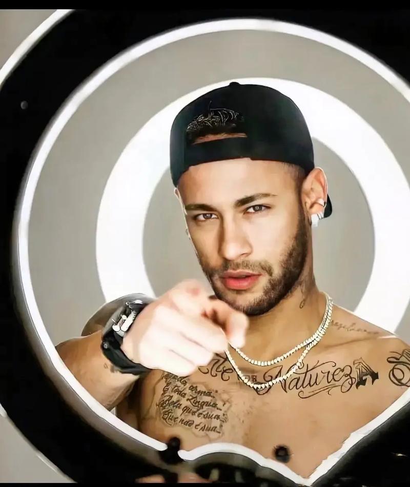 官方：哥伦比亚与澳大利亚的友谊赛将推迟半个小时开球（官方宣布：哥伦比亚对阵澳大利亚的友谊赛开球时间顺延半小时）