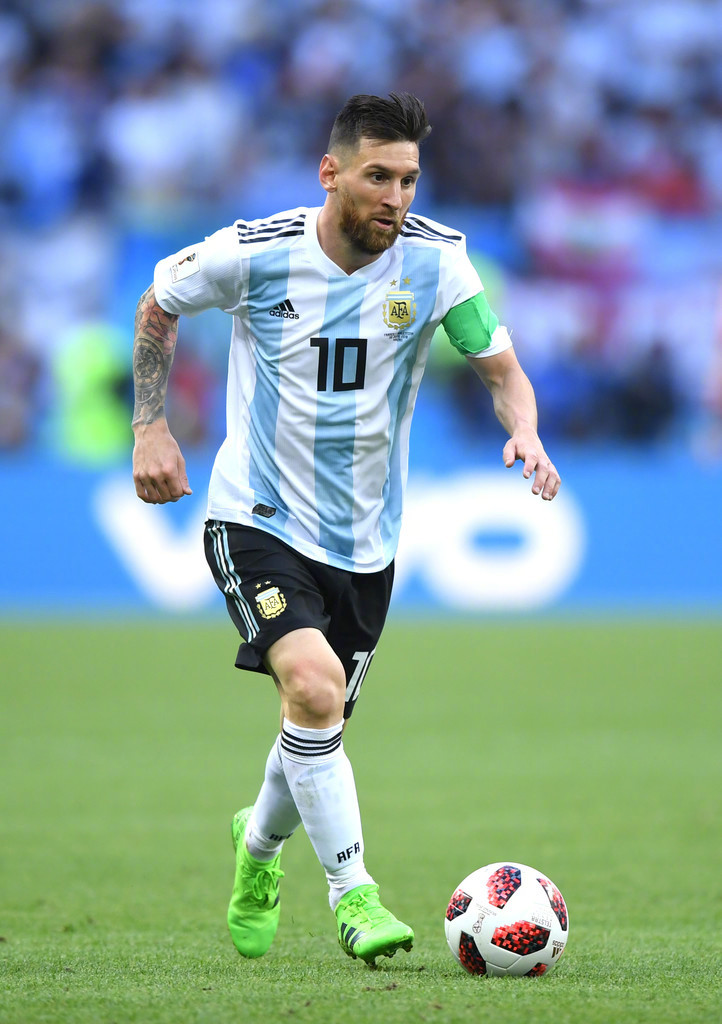 又伤了，对阵柏林联合时帕夫洛维奇的左大腿出现伤病（帕夫洛维奇在对阵柏林联合时左大腿再受伤）