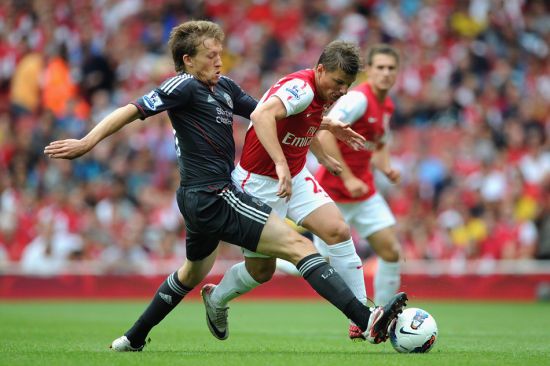 阿森纳将迎四场英超比赛，三主一客对阵狼队布莱顿维拉埃弗顿（阿森纳英超四连战：三主一客迎战狼队、布莱顿、维拉、埃弗顿）