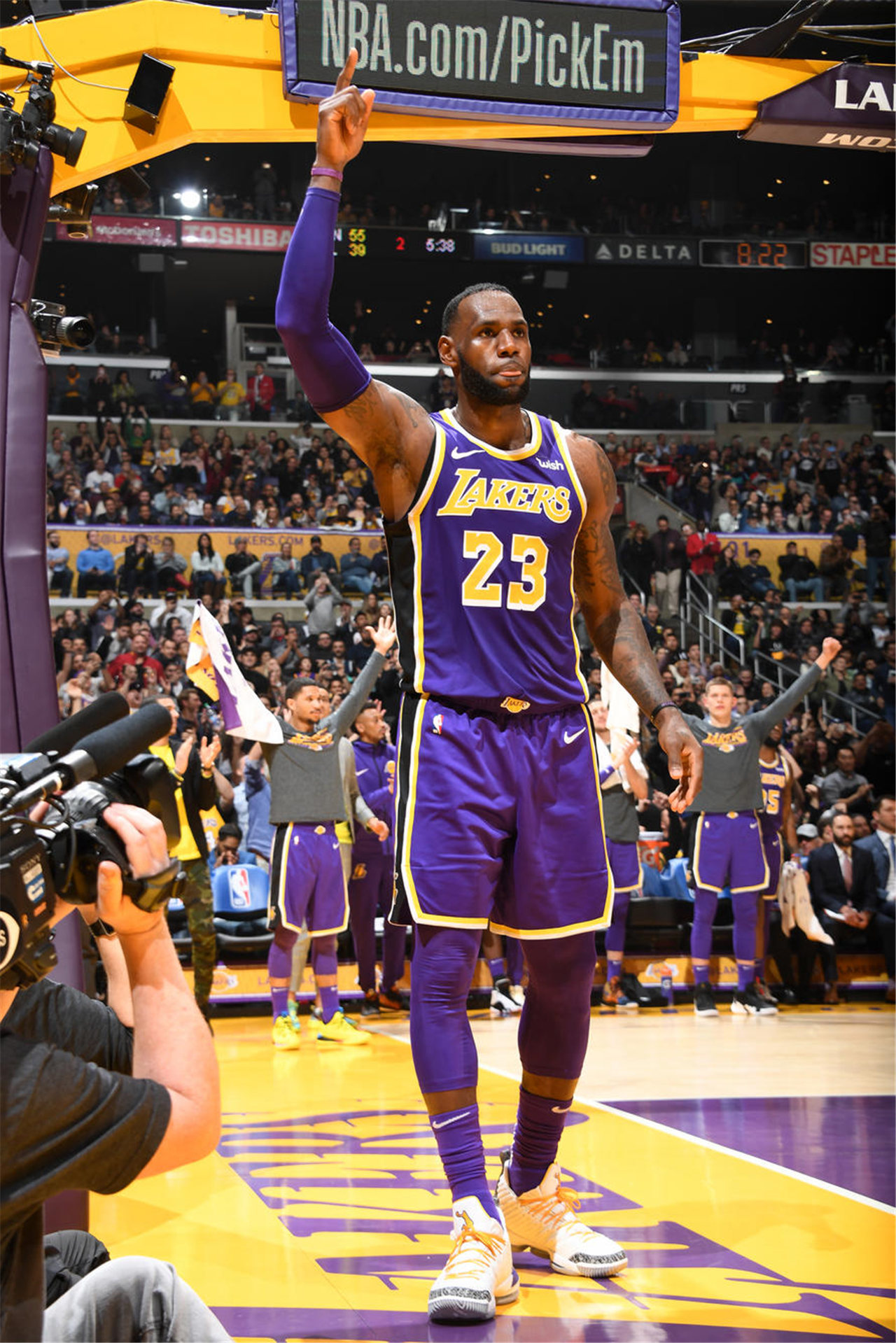 纳格尔斯曼：今天拿3分最重要，我们下半场的表现配得上胜利（纳格尔斯曼：三分最关键，下半场发挥证明我们该赢）