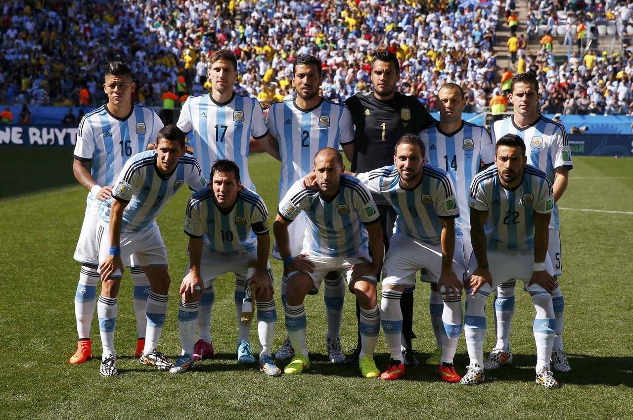 记者：佛罗伦萨球员不满基恩500万高薪，后者态度也存在问题（记者称佛罗伦萨队内对基恩500万年薪不满，其态度亦遭质疑）