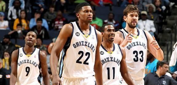 英超半场：福登开场闪击，格瓦迪奥尔破门，曼城2-0利兹联（英超半场战报：福登闪击、格瓦迪奥尔建功，曼城2-0领先利兹联）