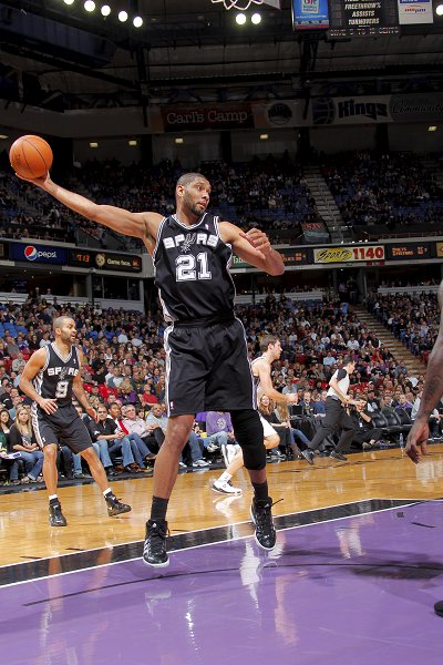 卢宁：不认为我拯救了阿隆索，球队新老交替需要适应很正常（卢宁：谈不上拯救阿隆索，球队新老交替的适应期很正常）